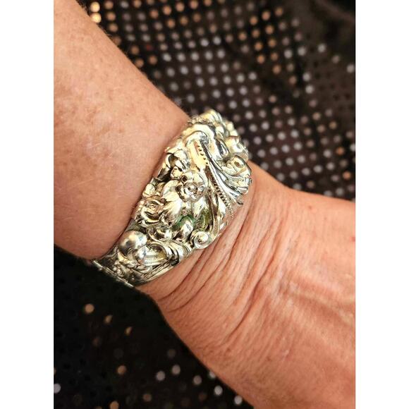 Vintage Signed Whiting & Davis Ornate Silver Cuff Bracelet Safety Chain 2.5" EUC - Picture 2 of 5
